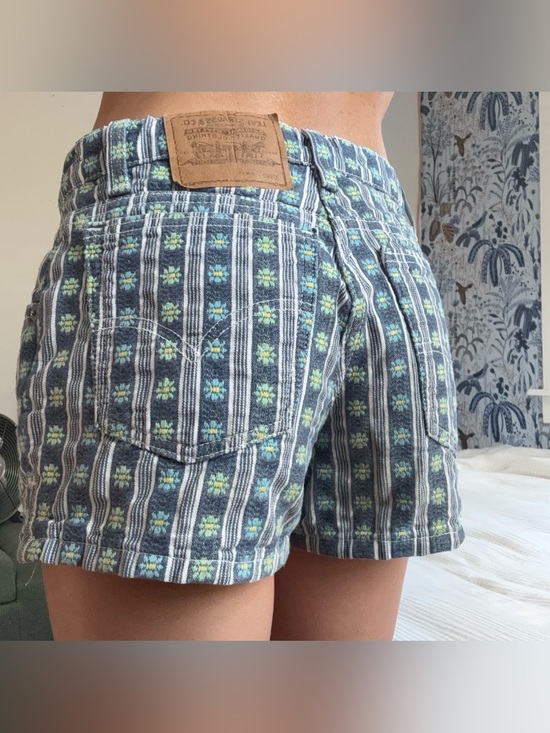 Levi's Pants - Vintage 1998 USA Levi’s Daisy Floral Stripe Denim Shorts Size 7 JR Cottage